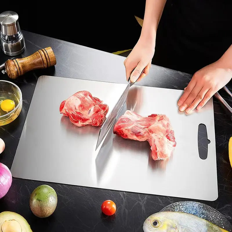 Titancut pro™ titanium cutting board