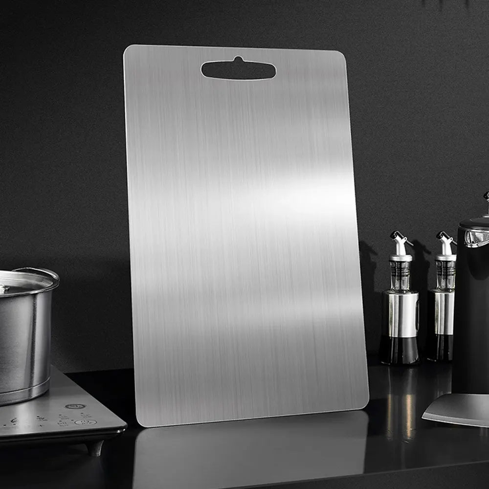 Titancut pro™ titanium cutting board